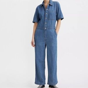 LEVI’S Short Sleeve Heritage Jumpsuit classic button-down straight leg Size XS.